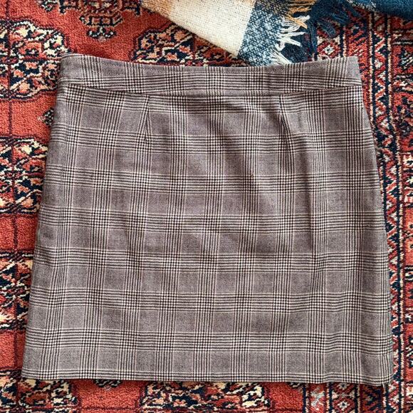 Banana Republic 6 Houndstooth Plaid Mini Skirt in Burgundy/Black/Gray Lined - Picture 3 of 5